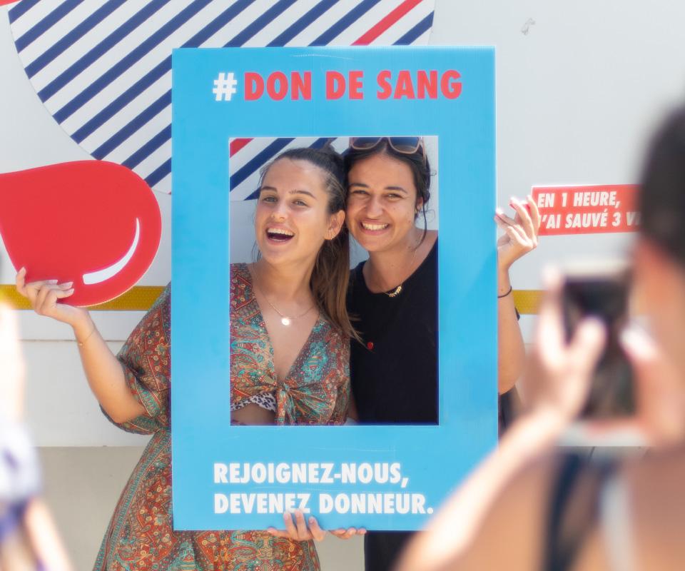 Donneuses de sang lors de l'été